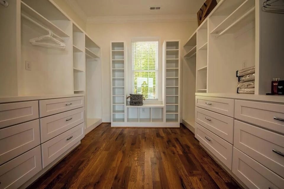 201's Massive Walk-In Closet