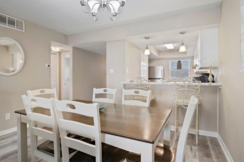Dining room for 6