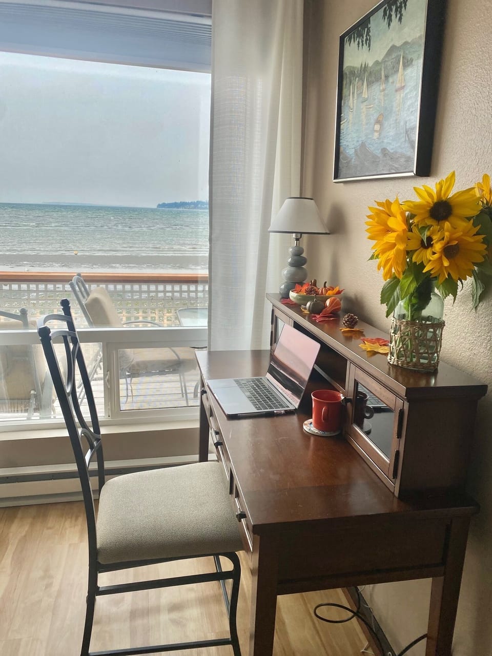 Bonus: Work with a view or in the back room with door shut! 