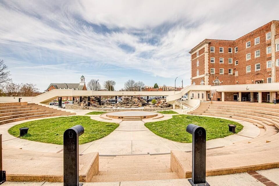 Winston Square Park