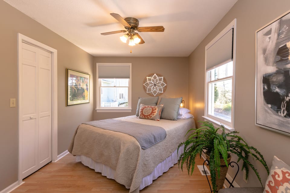 Queen bedroom