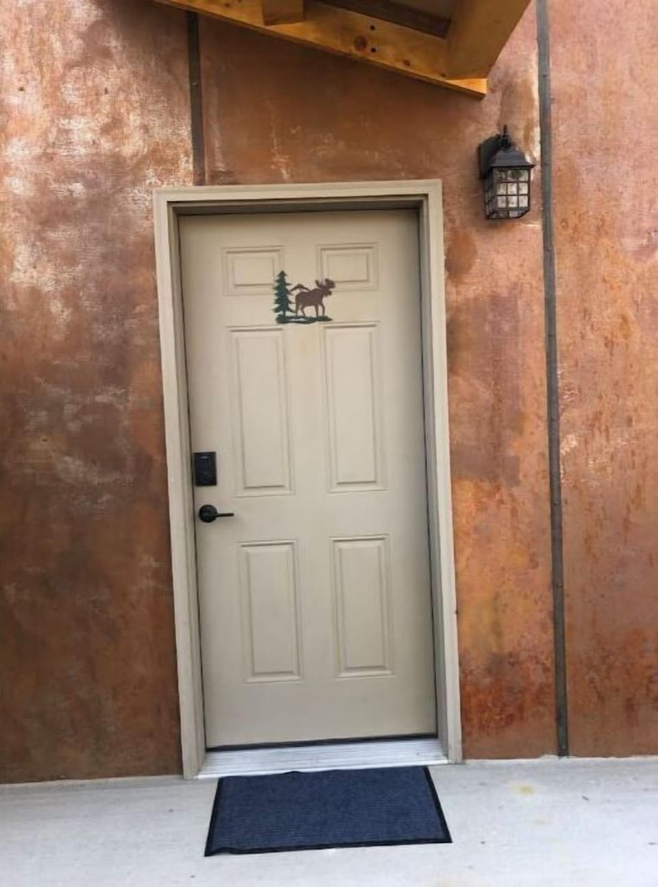 Moose on door. Keyless entry.