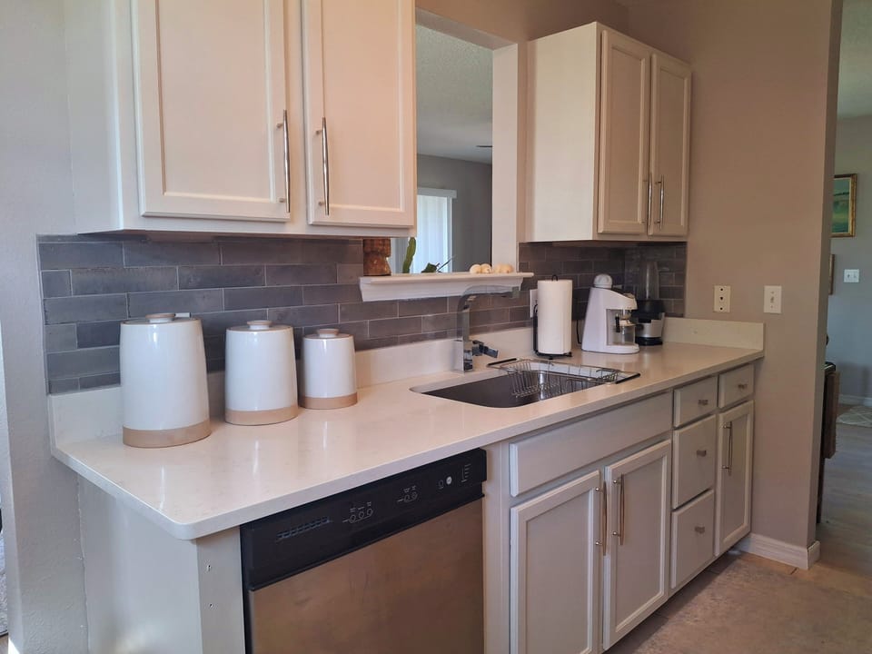 Kitchen l