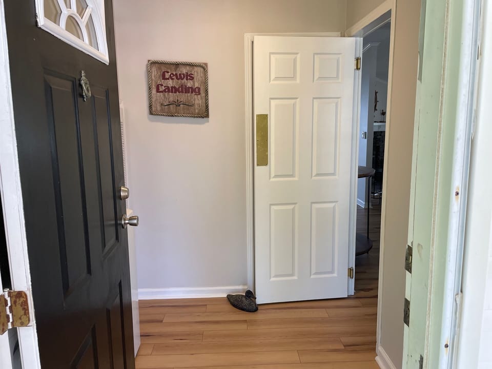 Front of house Entrance / Laundry Room 