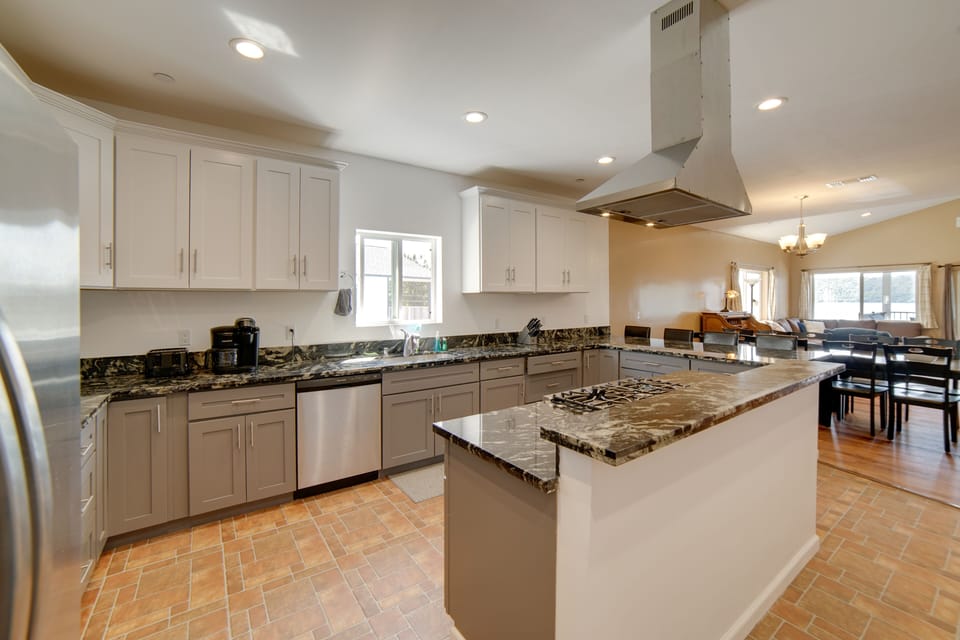 Kitchen | Basic Cooking Essentials | Dishwasher | Keurig Coffee Maker