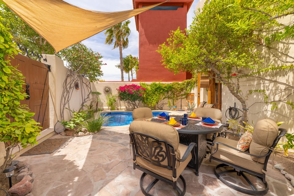 Pool / Patio Furniture / Living Area