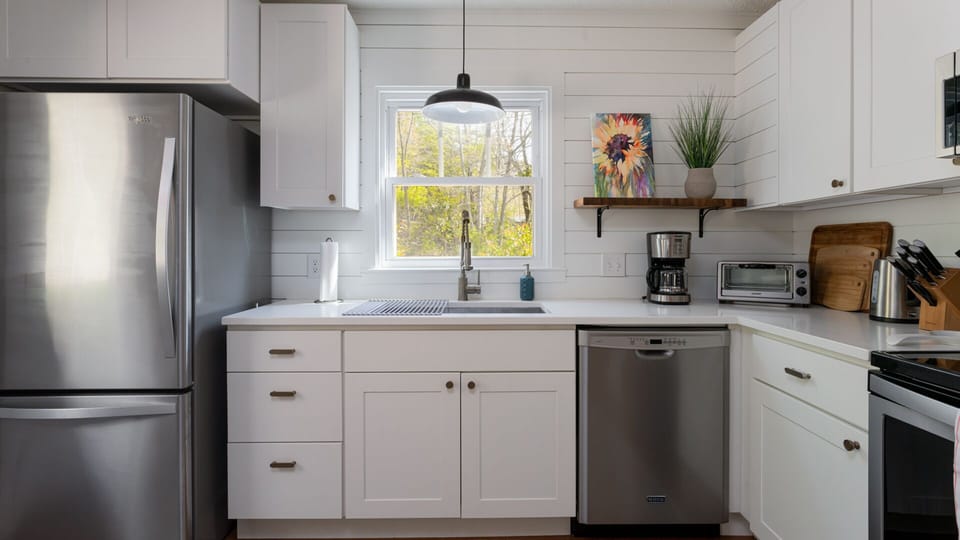 Cute and well equipped kitchen
