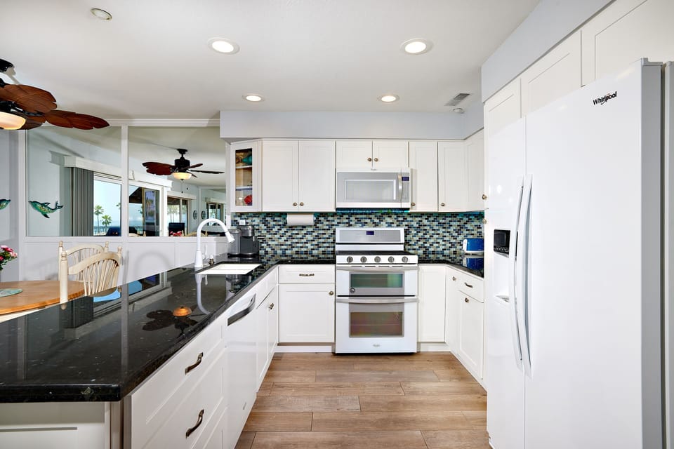 fully equipped kitchen