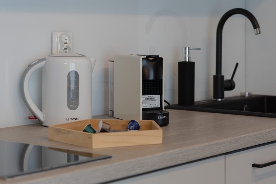Modern, fully equipped kitchenette. 