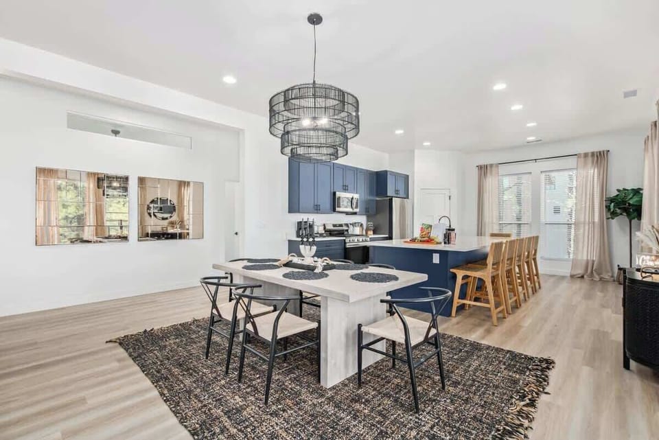 Dining for 6 plus Island Seating