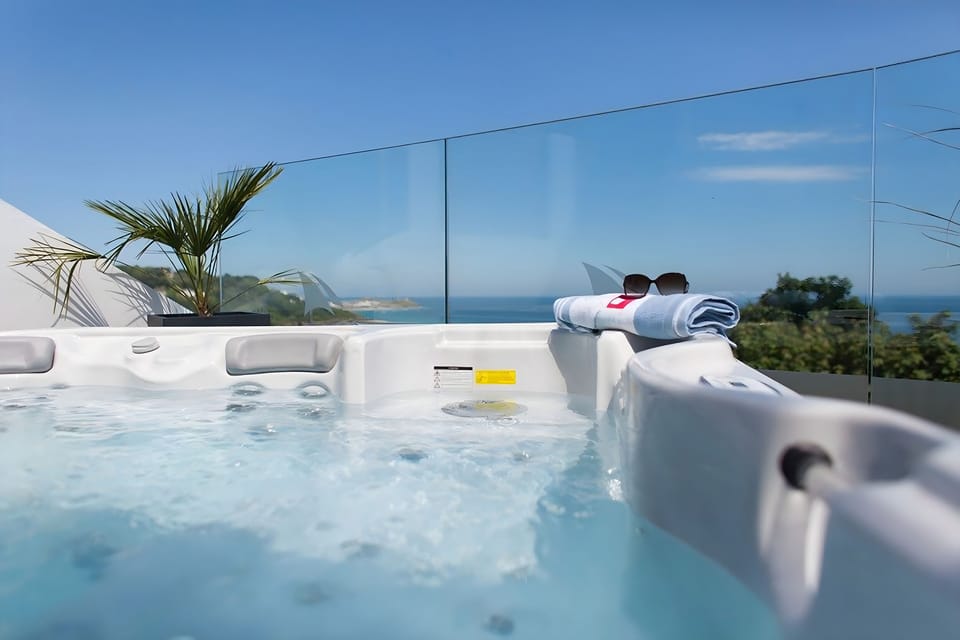 Outdoor spa tub