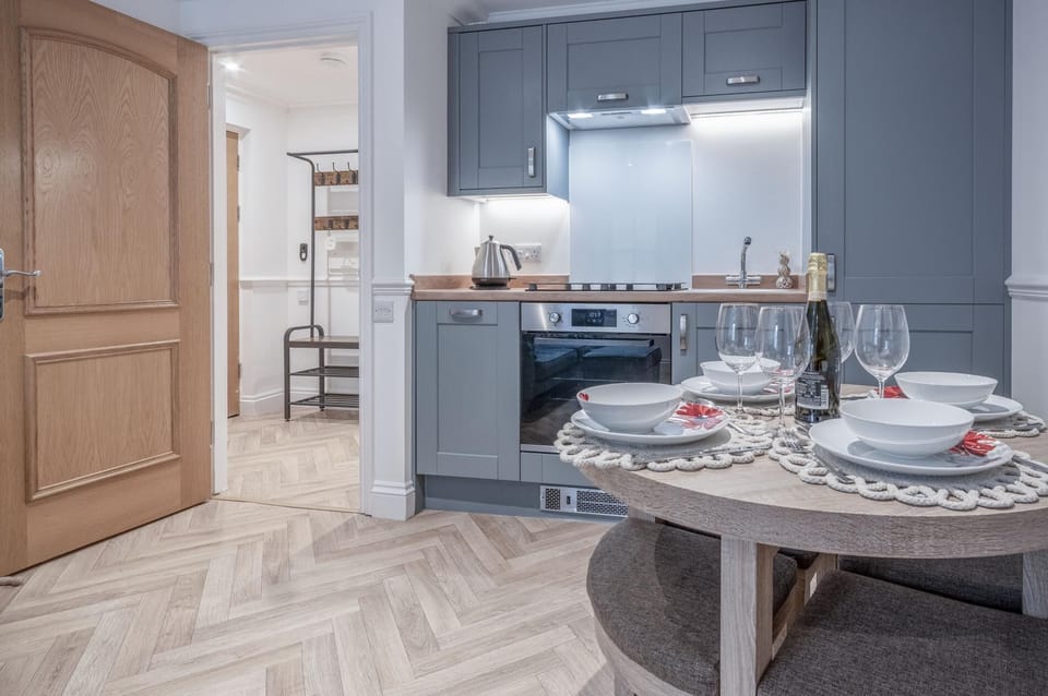 The Cwtch - 2 Bedroom Apartment - Tenby (15014)