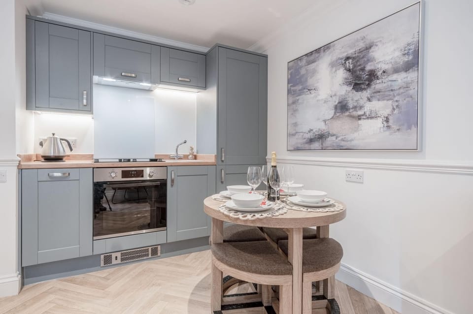 The Cwtch - 2 Bedroom Apartment - Tenby (15020)