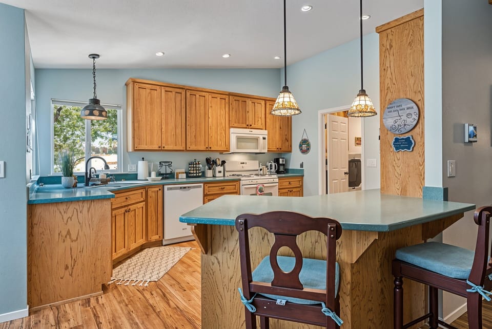 Indoors, Hardwood, Kitchen, Floor, Flooring