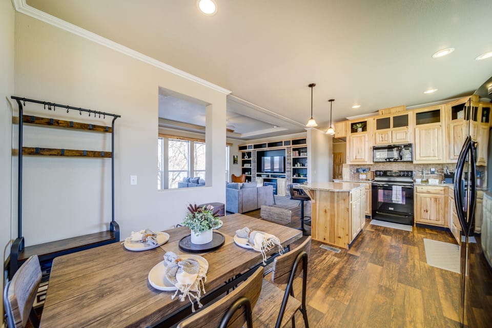 Dining Area | Dishware Provided | Central Heat & A/C | Dog Friendly w/ Fee