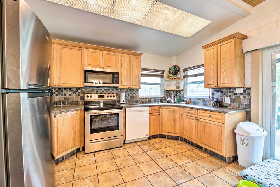 Kitchen | Blender | Coffee Maker | Dishware & Flatware