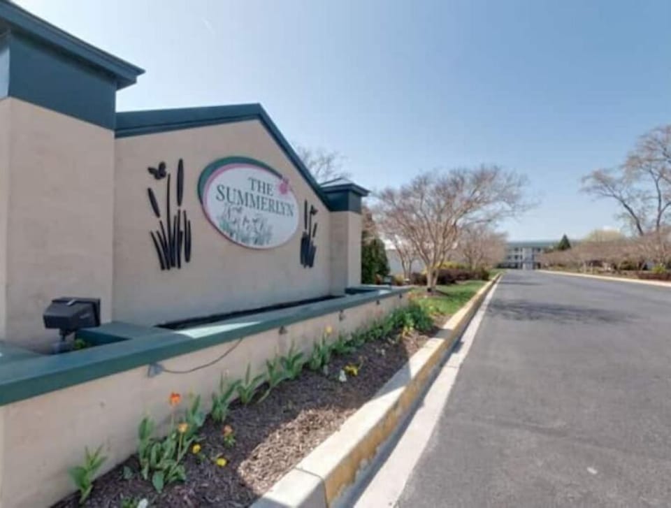 Entrance from Coastal Highway/DE-1