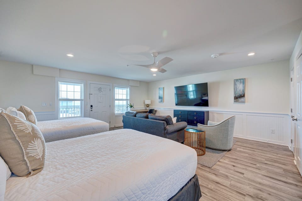 4. Sundown Bedroom and Living Room from Kitchen