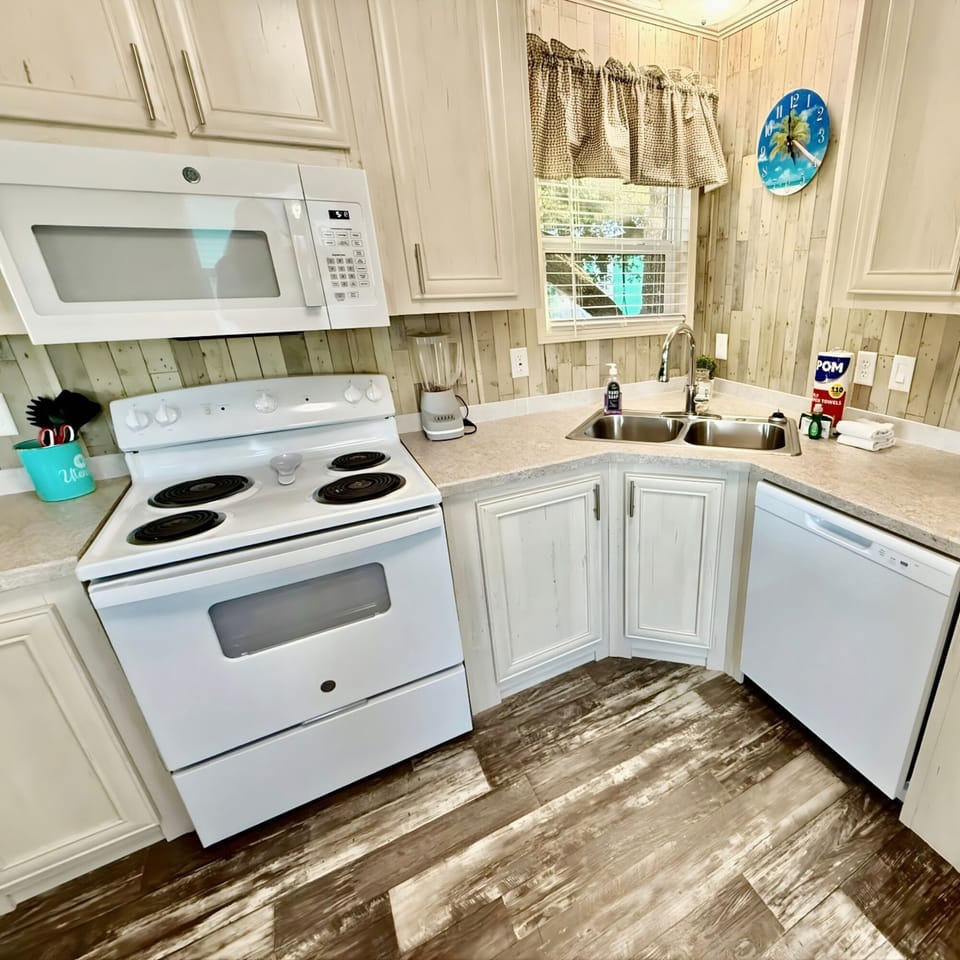 Kitchen (2)