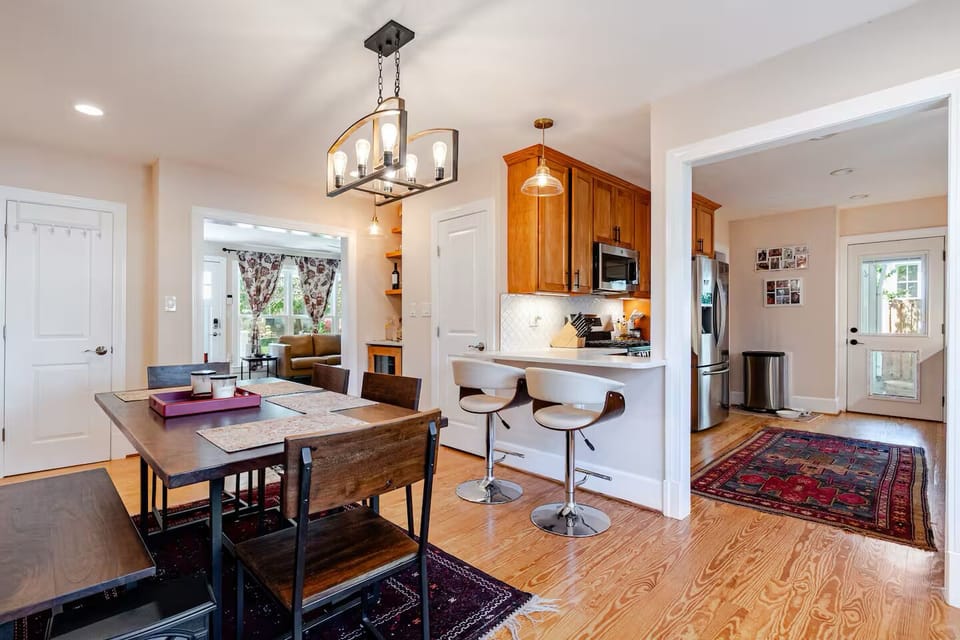 Dining Kitchen Area 