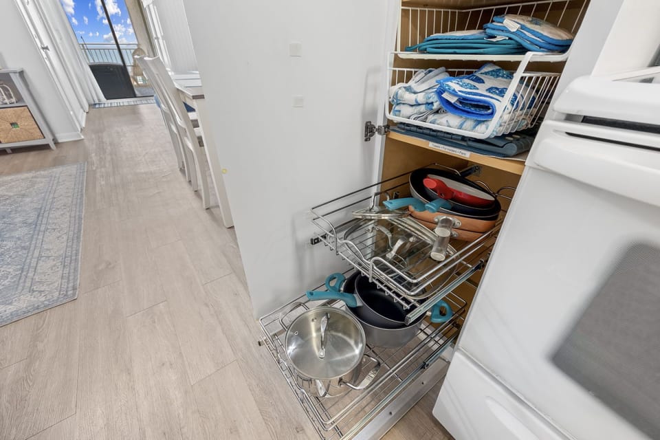 Pull out drawers for ease of access