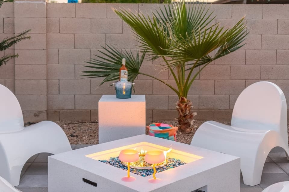 Evening drinks by the firepit
