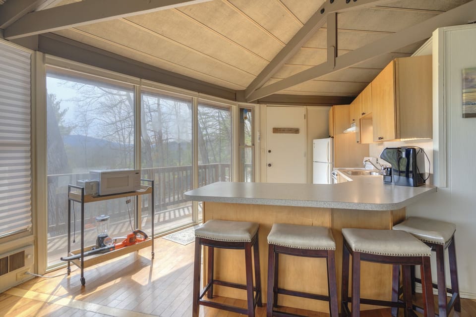 Seating area for the kitchen. 