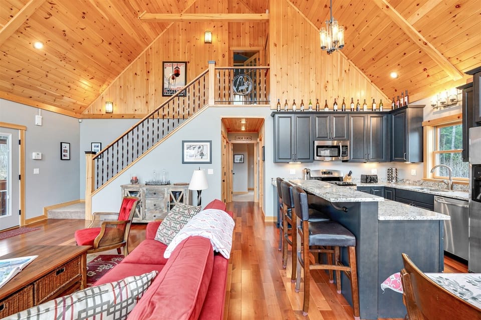 Living area/kitchen/dining