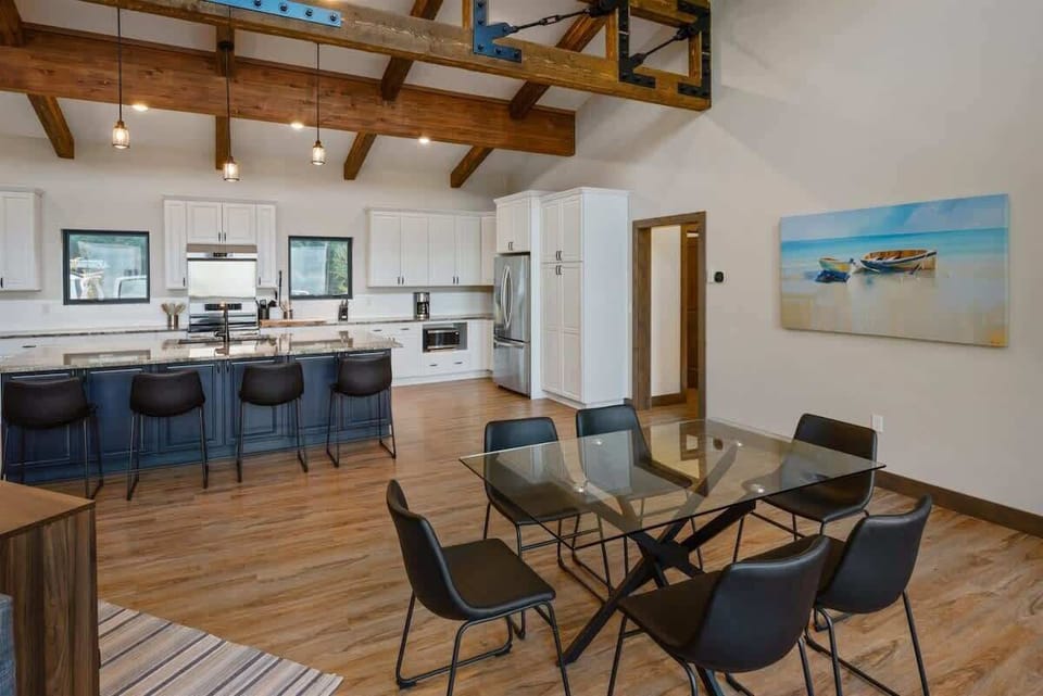 Beautiful Vaulted Ceilings 