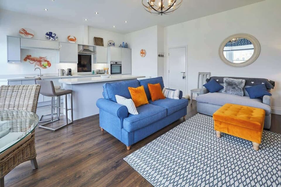 The Little Lobster, Scarborough - Host & Stay