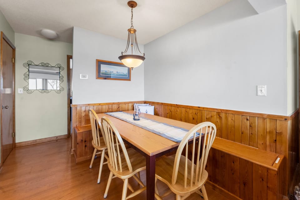 DU601: Money In The Banks | Bottom Level Dining Area