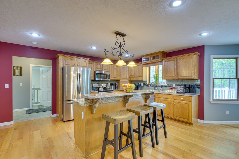 Kitchen | Main Level | Dishwasher | Keurig K-Duo | Blender | Crockpot