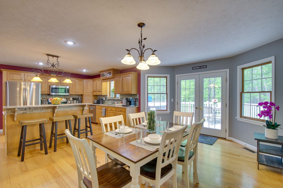 Breakfast Nook | Main Level | High Chair