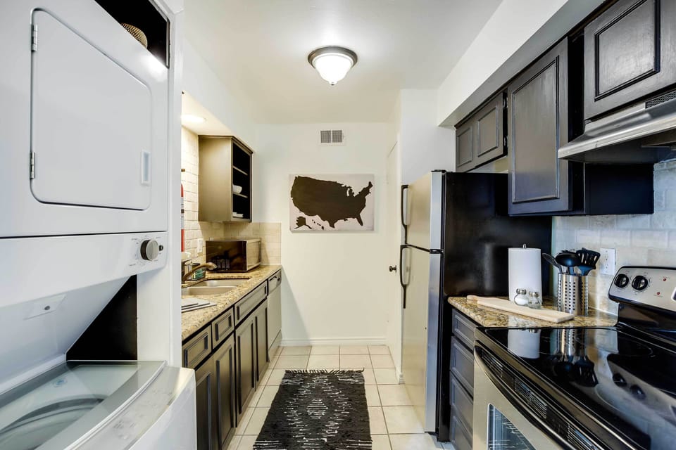 Fully Equipped Kitchen | Cooking Basics | Coffee Maker | Toaster