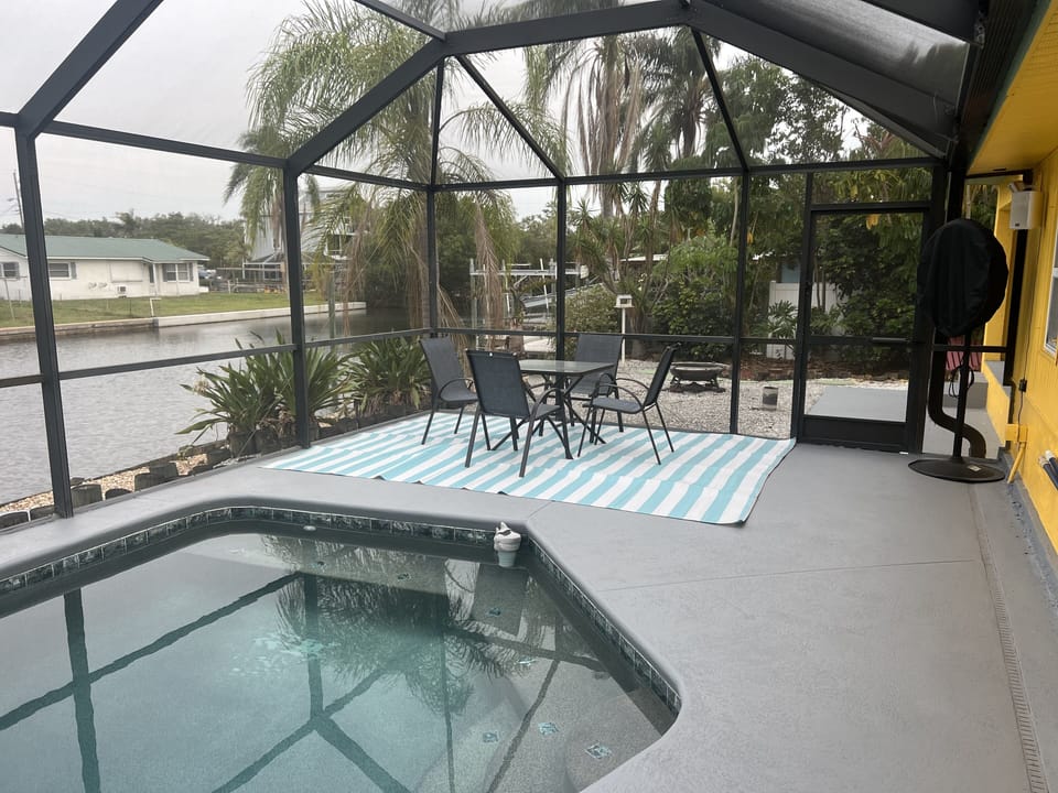 Outdoor dining or chilling