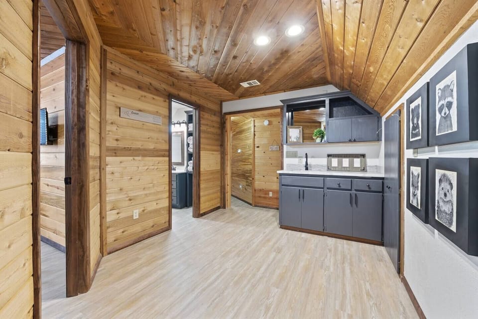 Level 2 Landing from Circular Stairs