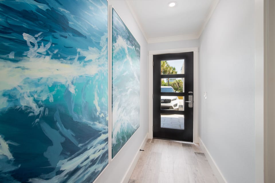 Coastal beginnings ... - Open the front door to your beach dream vacation! Right from the start, the entry has an amazing coastal vibe.