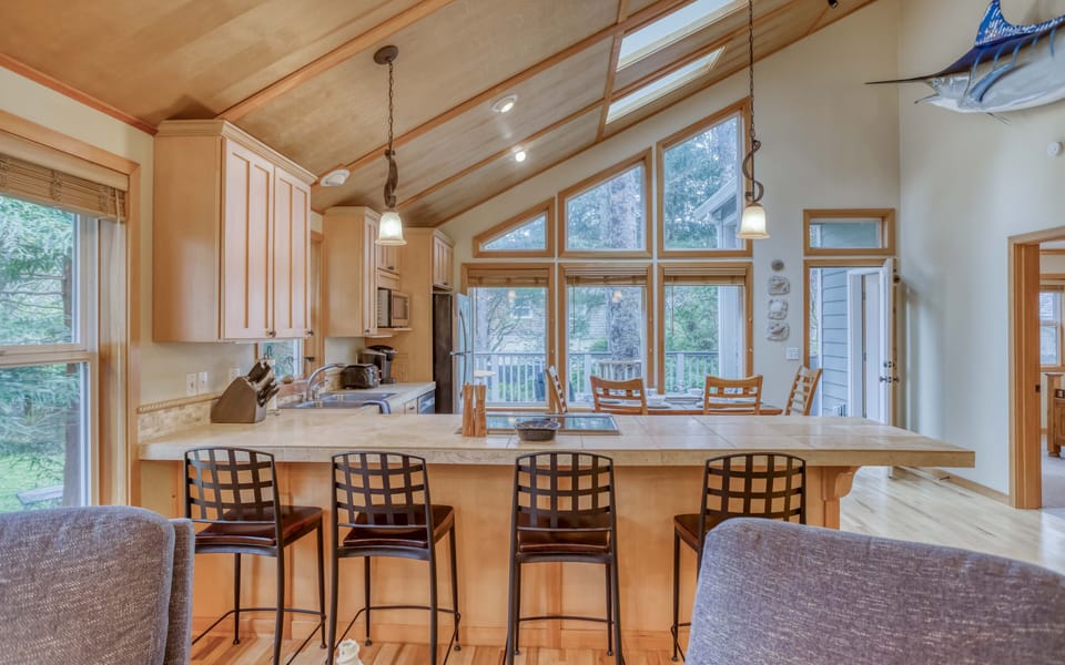 Kitchen Countertop seating area