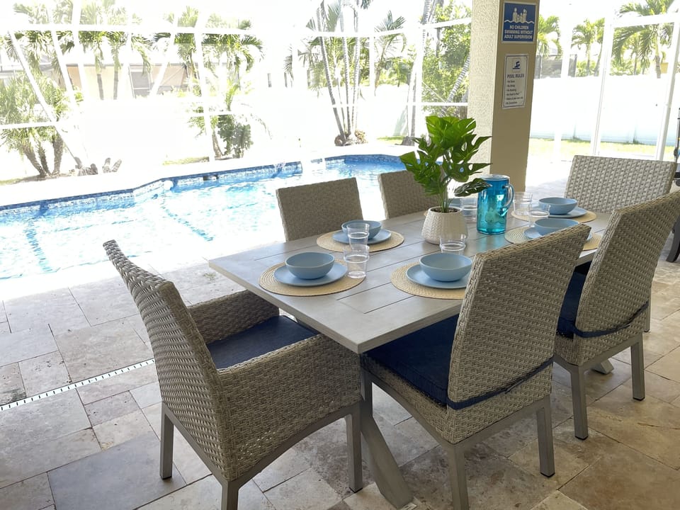 Outdoor dining