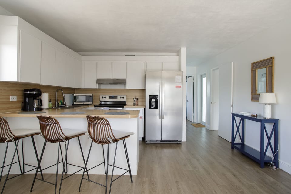 Spacious and fully stocked kitchen to cook a delicious meal!