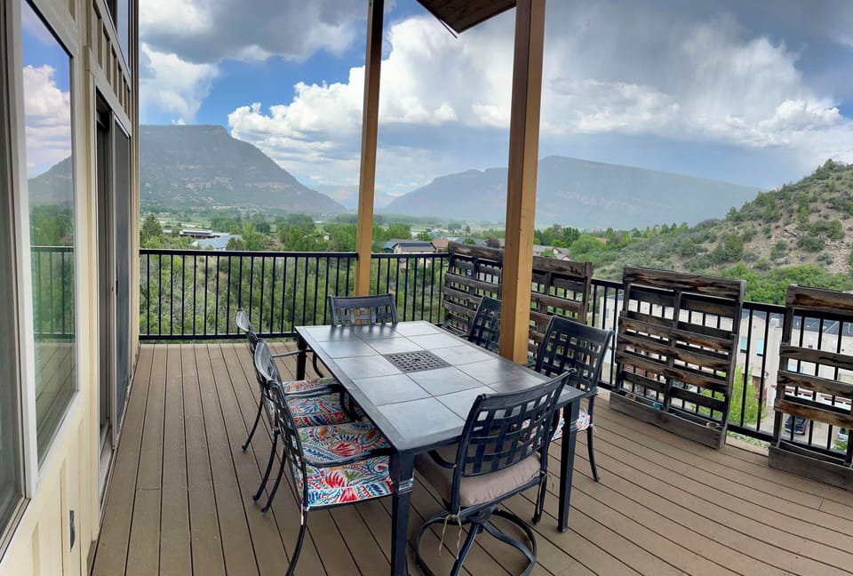 Viewing deck - perfect spot for some yoga or dining al fresco