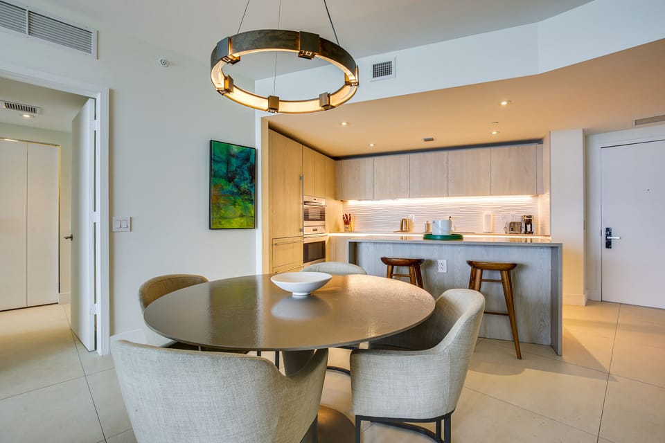 Dining Area | Dishware/Flatware Provided
