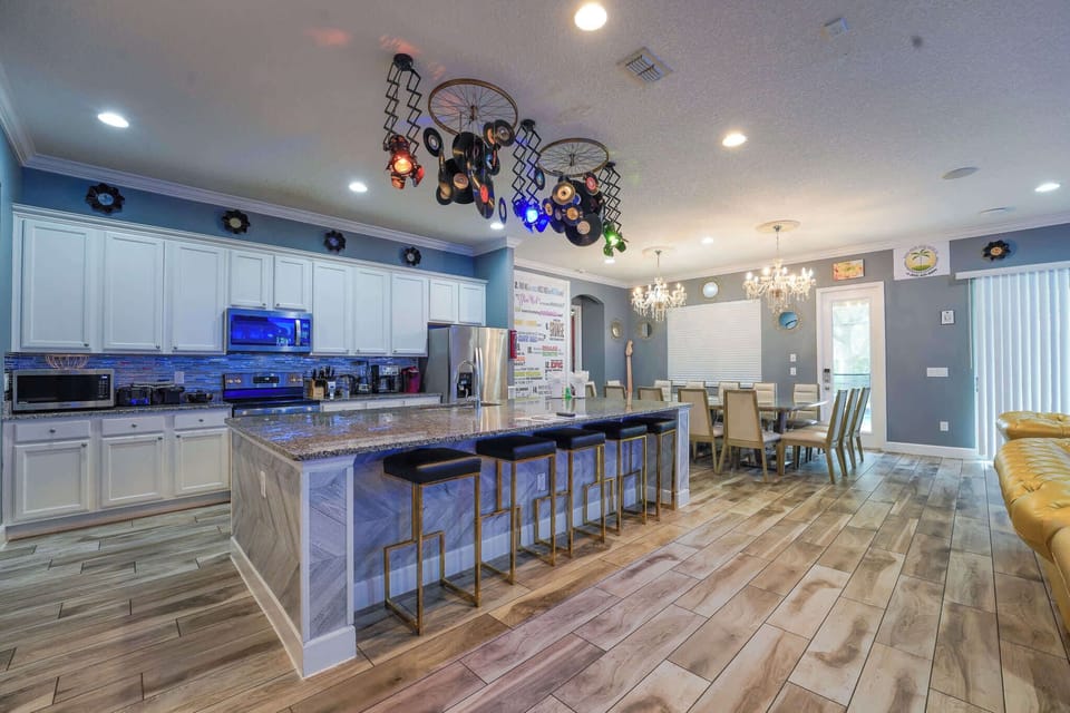 Luxurious kitchen and dining area perfect for entertaining, featuring modern amenities and chic decor.