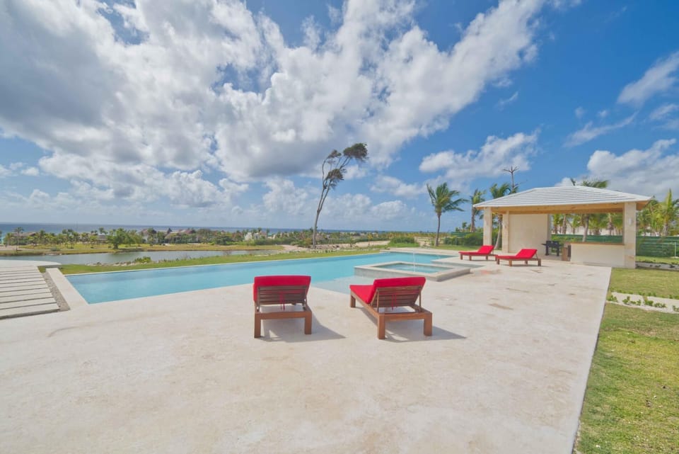 Villa Okyanus - Ocean and golf view villa w/ full staff (3646)