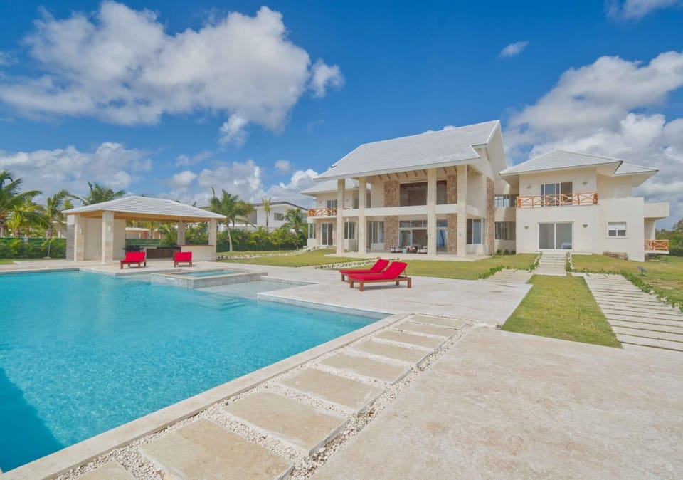 Villa Okyanus - Ocean and golf view villa w/ full staff (3647)