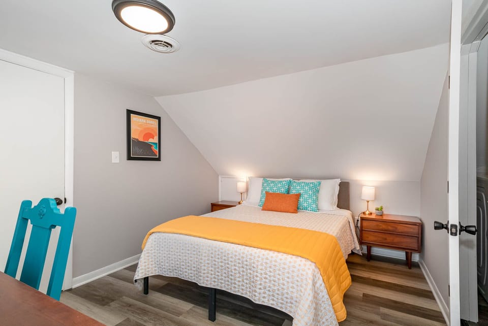 Queen bedroom