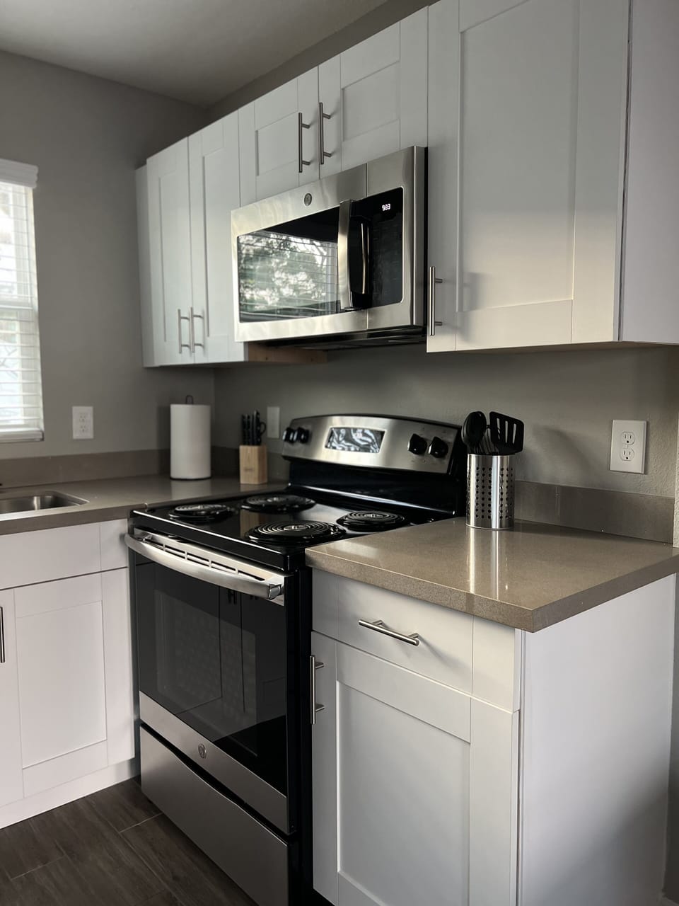 Full Equipped Kitchen 