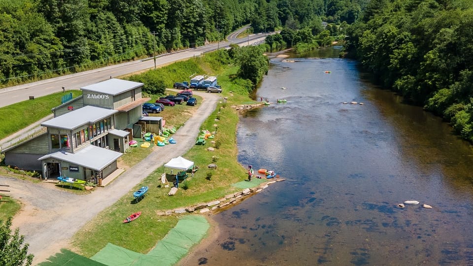 The cabin is just a short drive from scores of awe-inspiring outdoor activities, including tubing/kayaking on the New River, hiking at Mount Jefferson, and the famed wild ponies of Greyson Highlands.