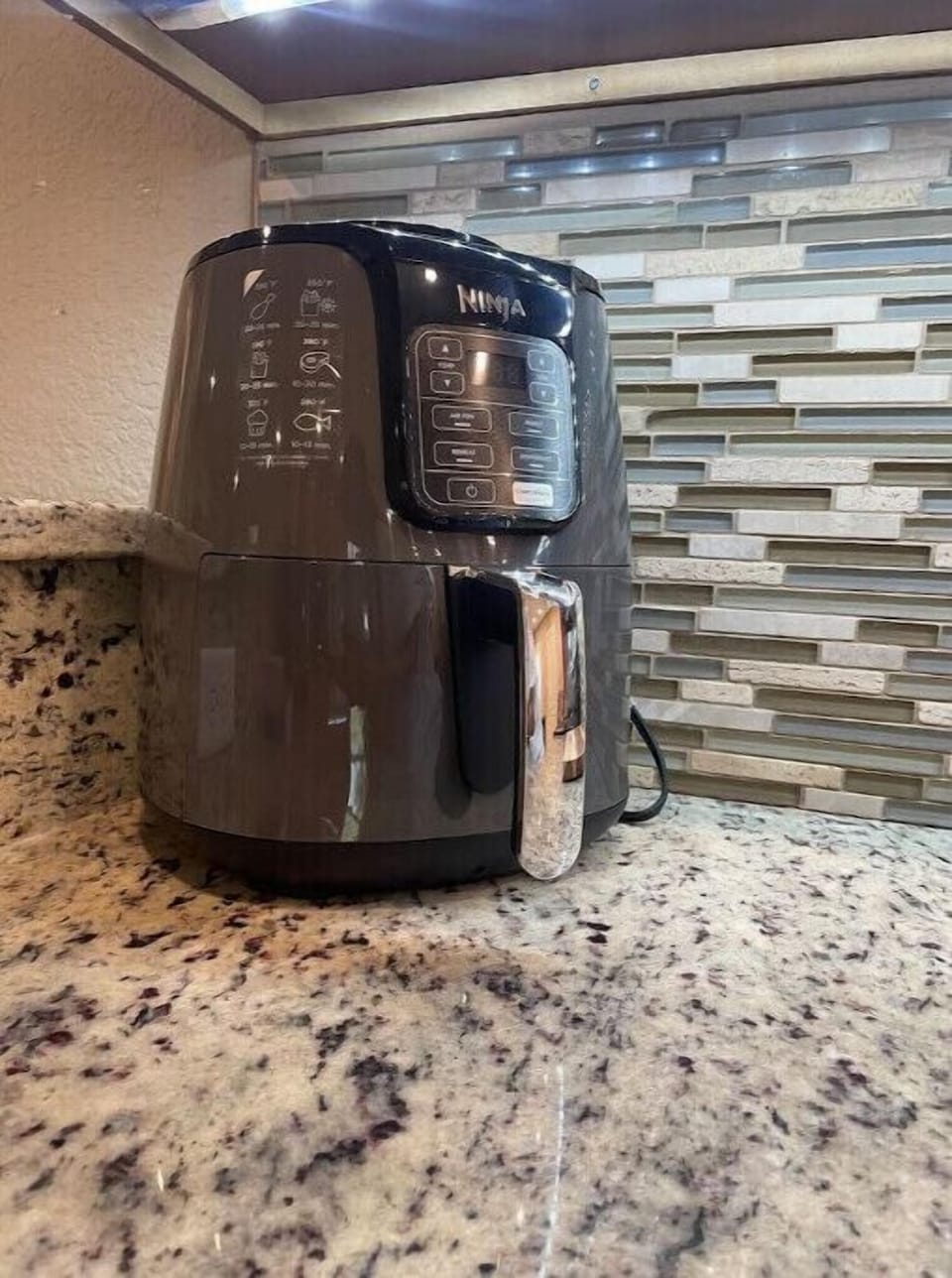 Air fryer 