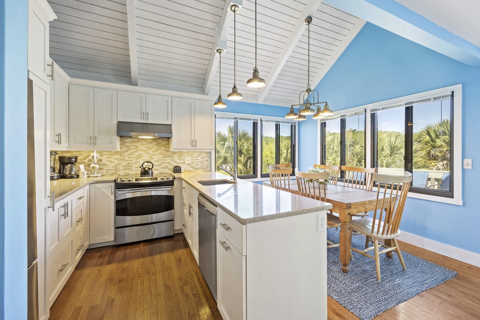 Fully equipped kitchen with everything you need and stainless appliances